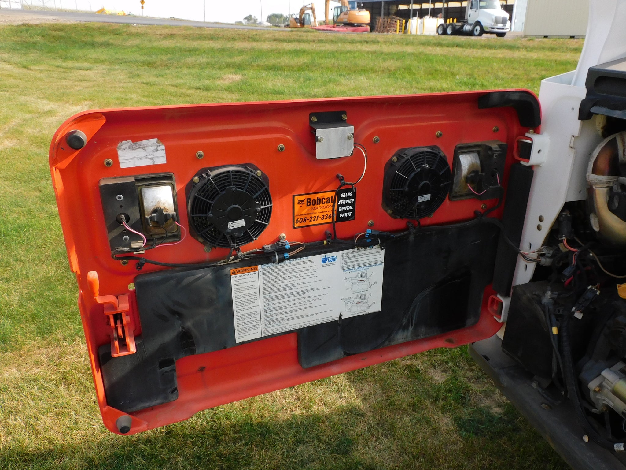 BOBCAT T870 SKID STEER