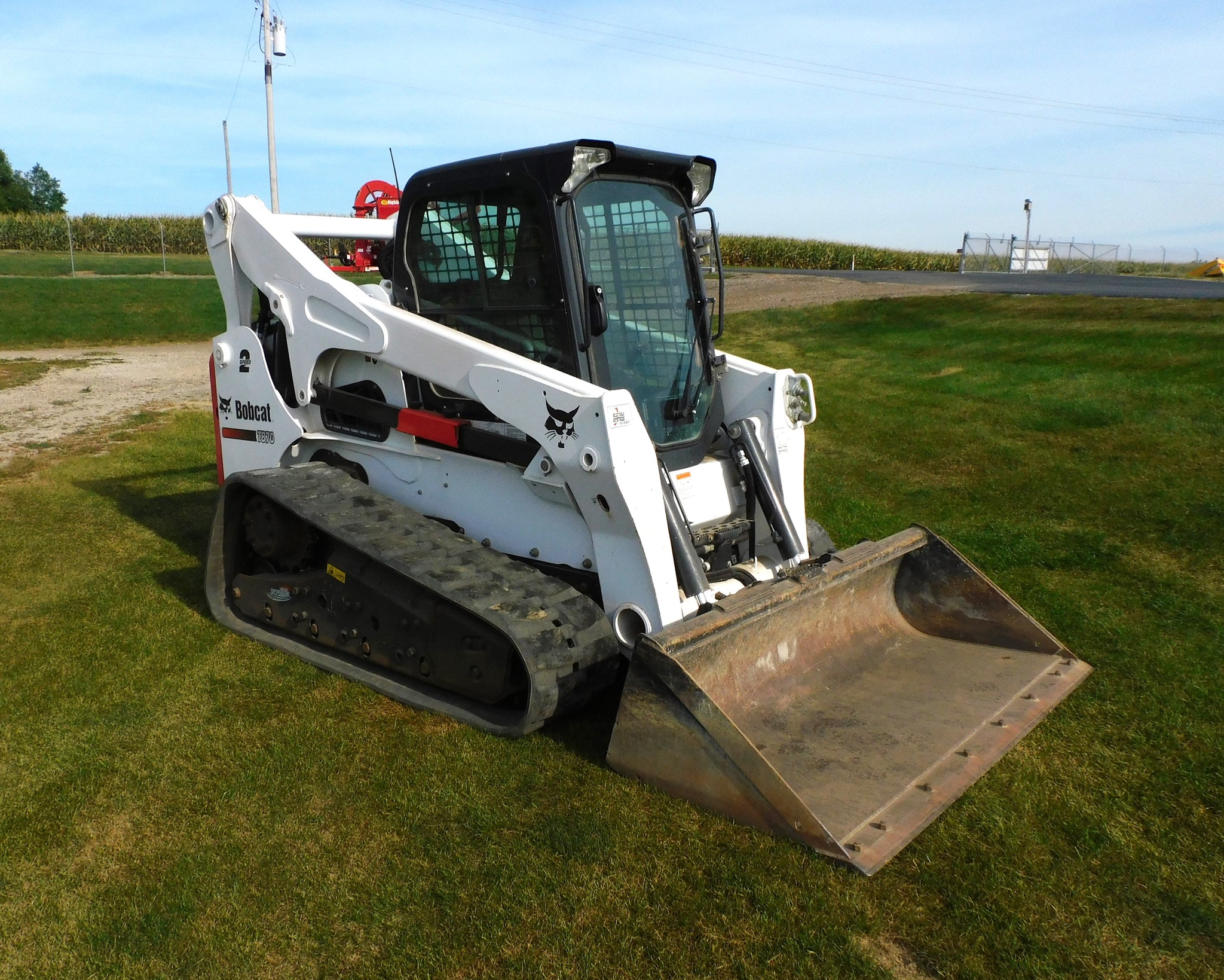 BOBCAT T870 SKID STEER