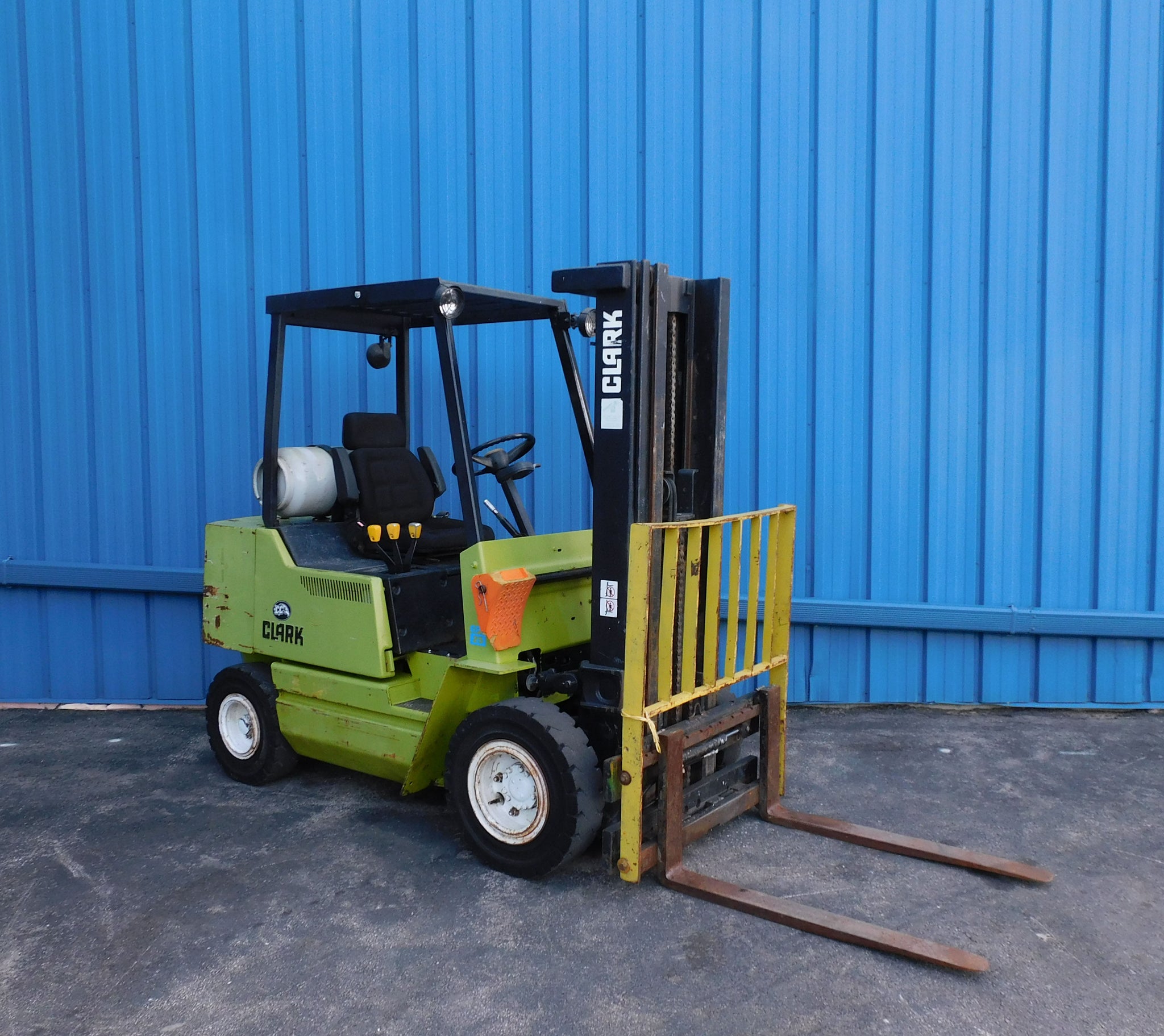 CLARK GPX25 FORKLIFT