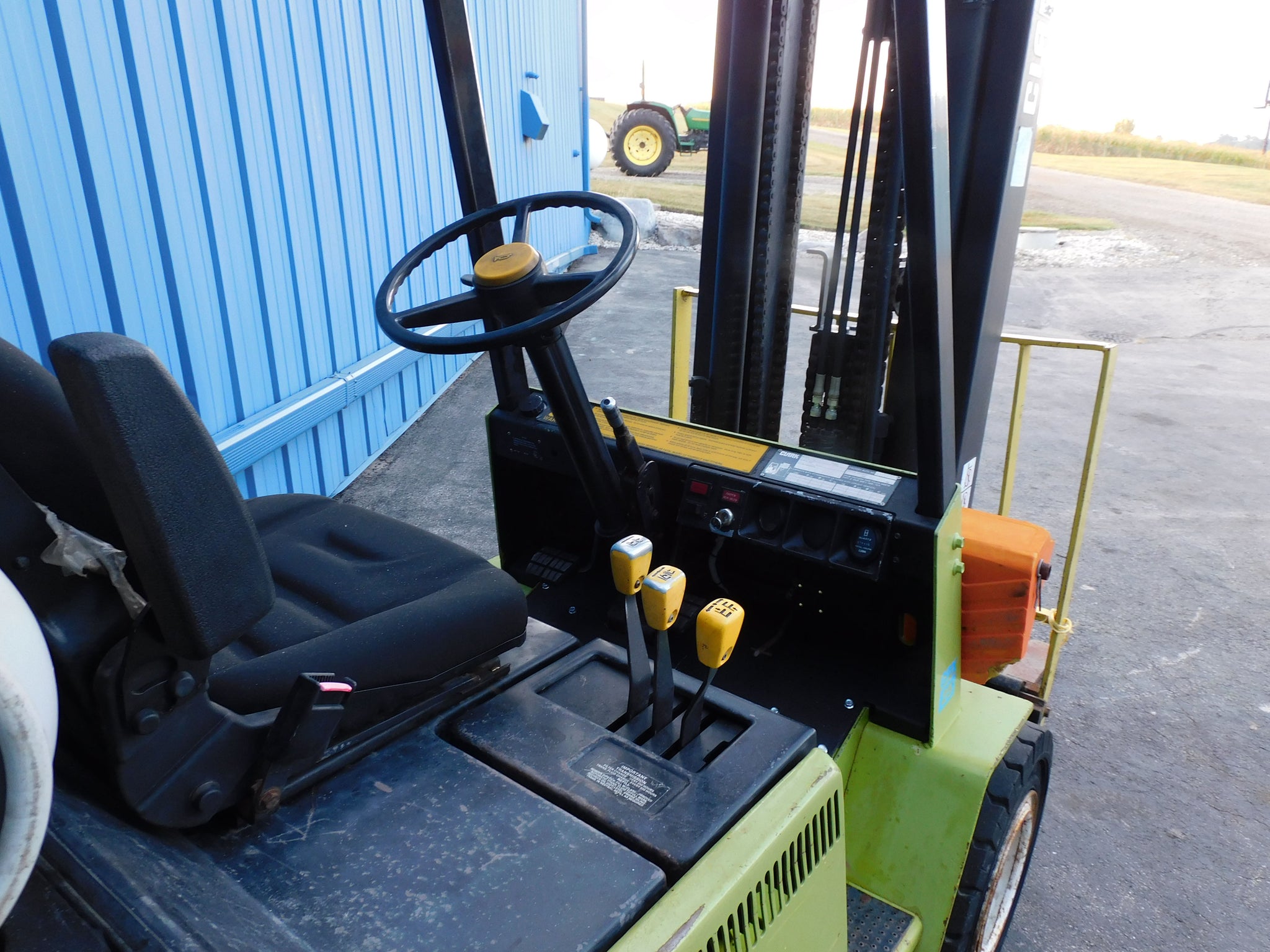 CLARK GPX25 FORKLIFT