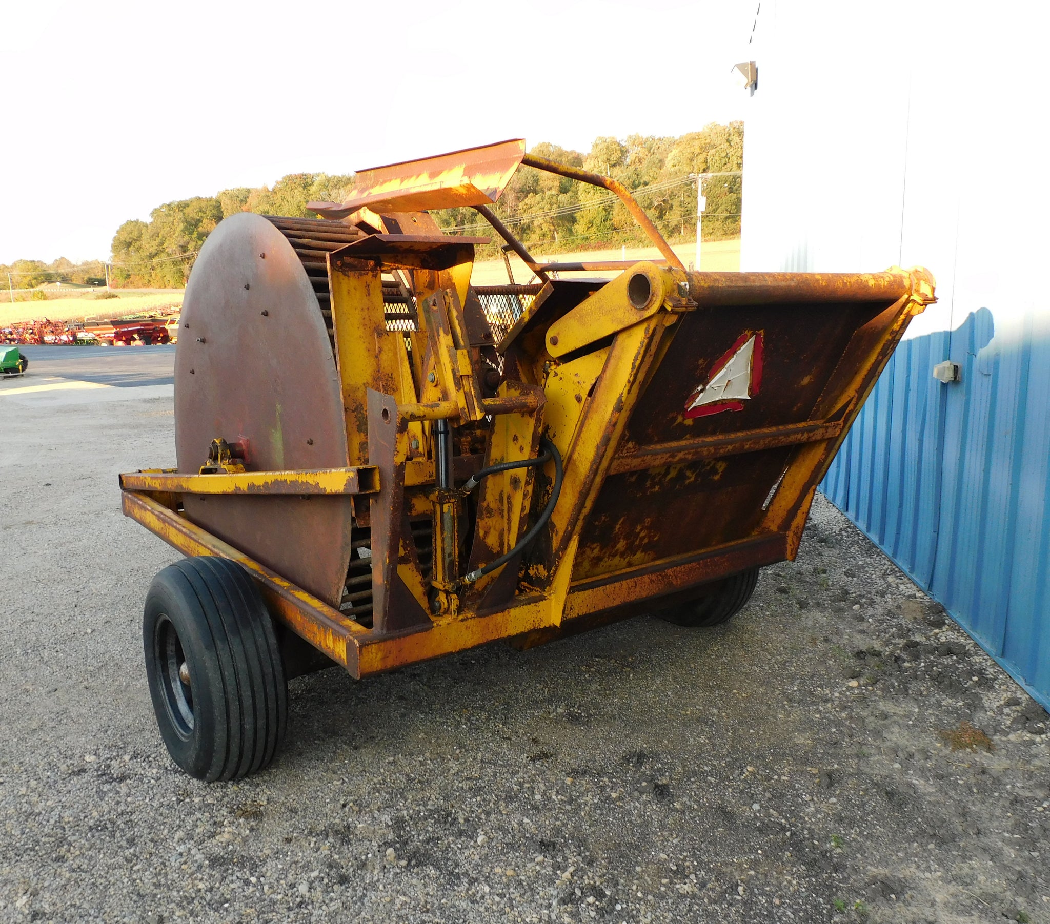 HAYBUSTER H106 ROCK PICKER