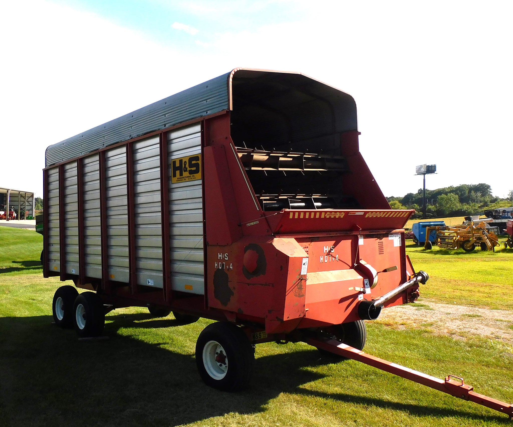 H&S 7+4 FORAGE BOX