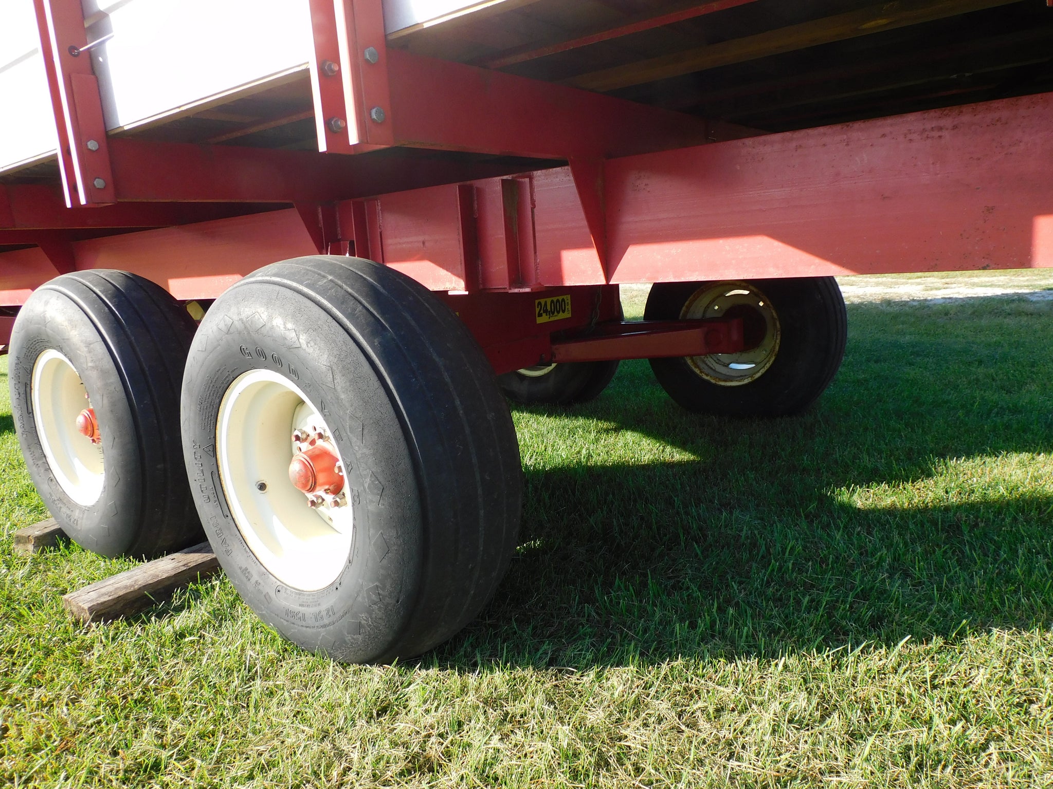 H&S 7+4 HD FORAGE BOX