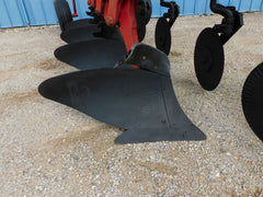 INTERNATIONAL 720 PLOW