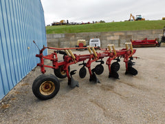 INTERNATIONAL 720 PLOW