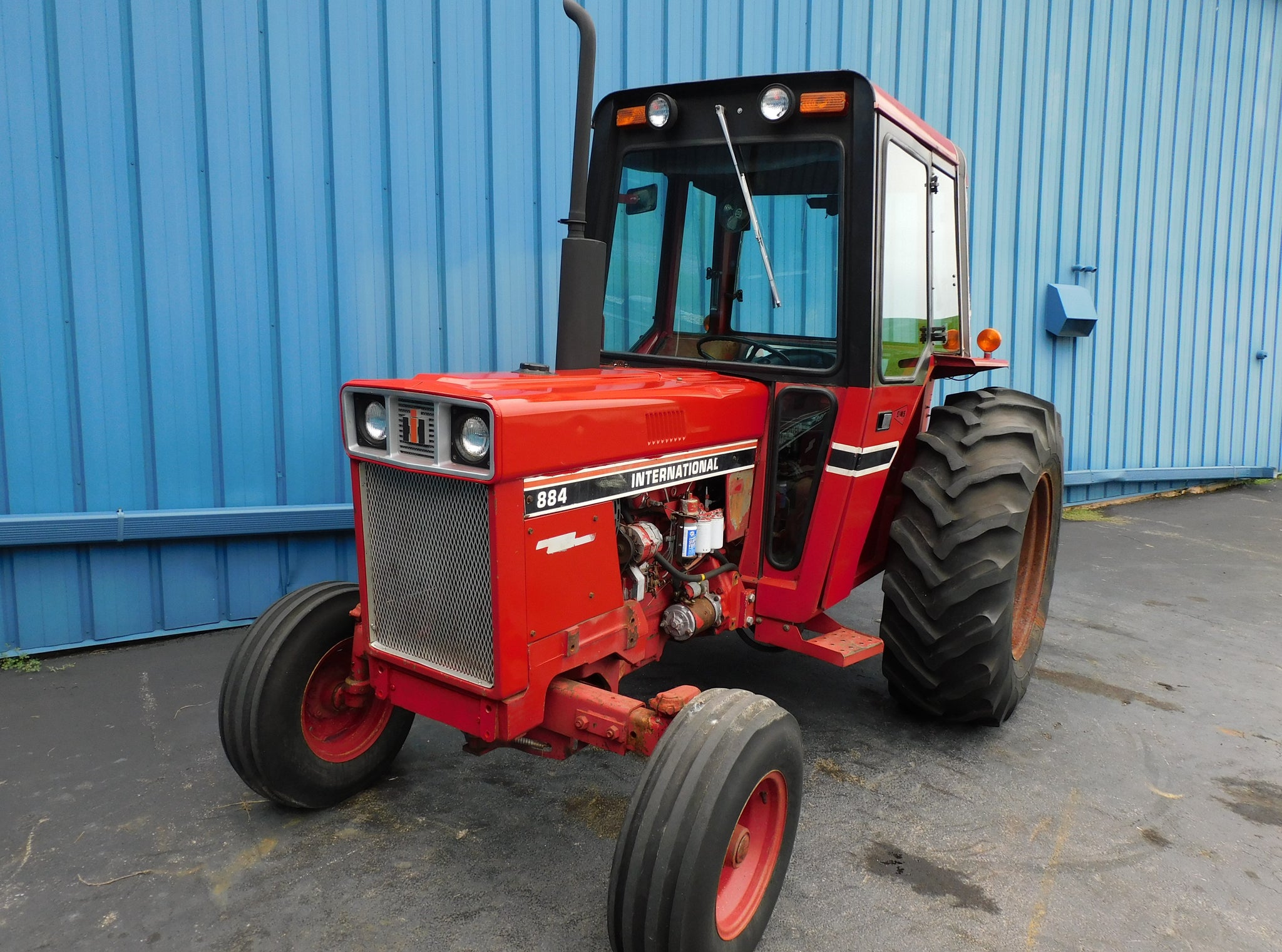 INTERNATIONAL 884