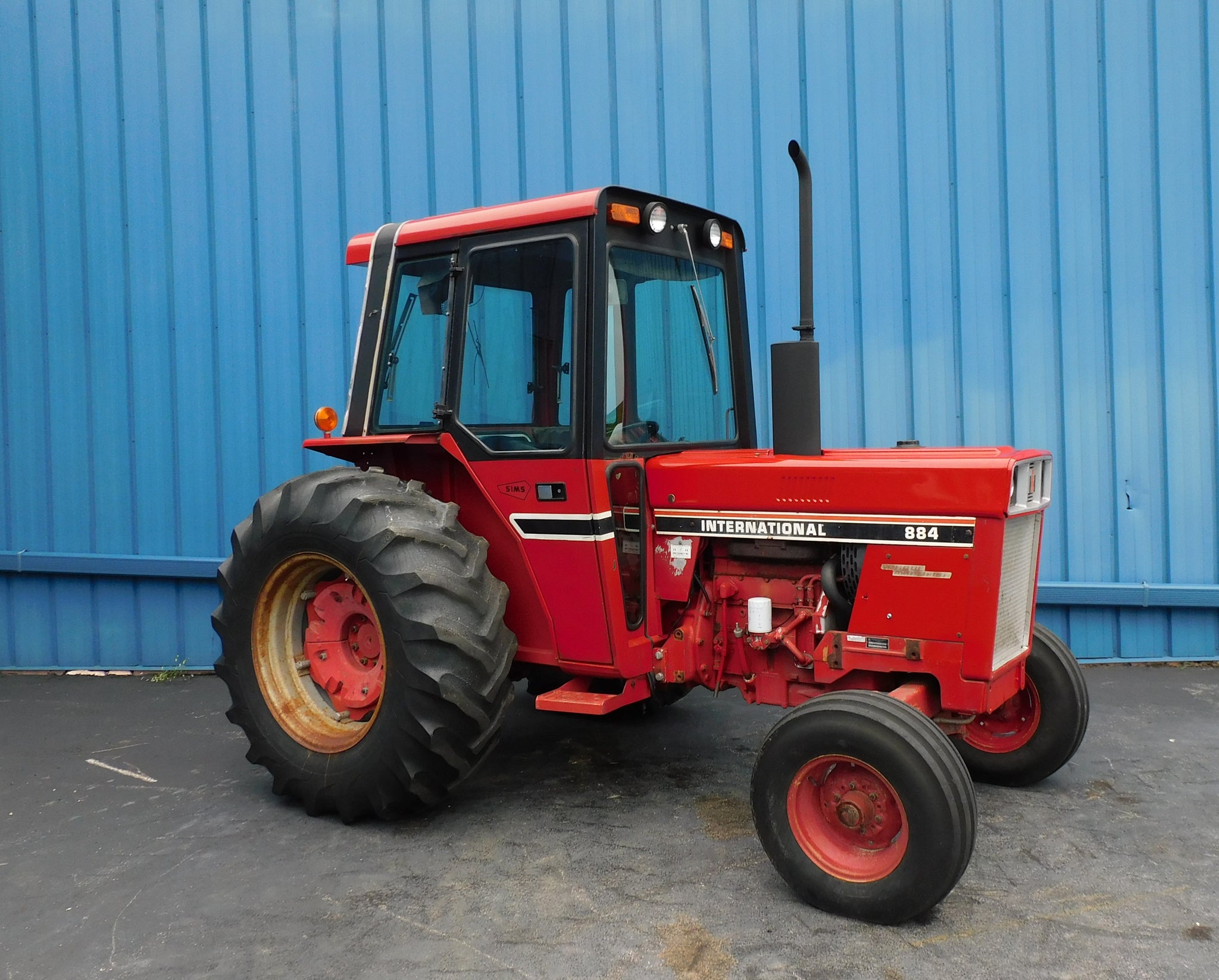 INTERNATIONAL 884