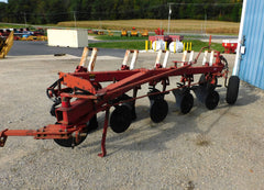 INTERNATIONAL 720 PLOW
