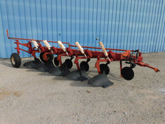 INTERNATIONAL 720 PLOW