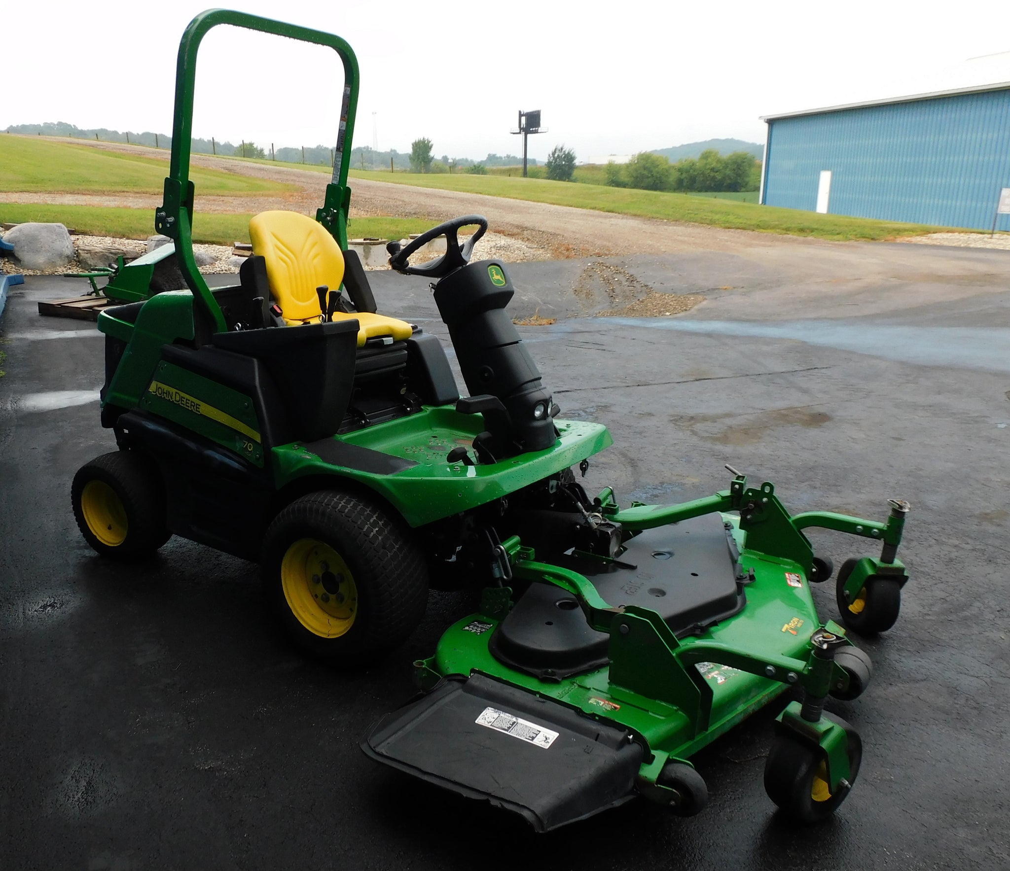 JOHN DEERE 1570 LAWN MOWER