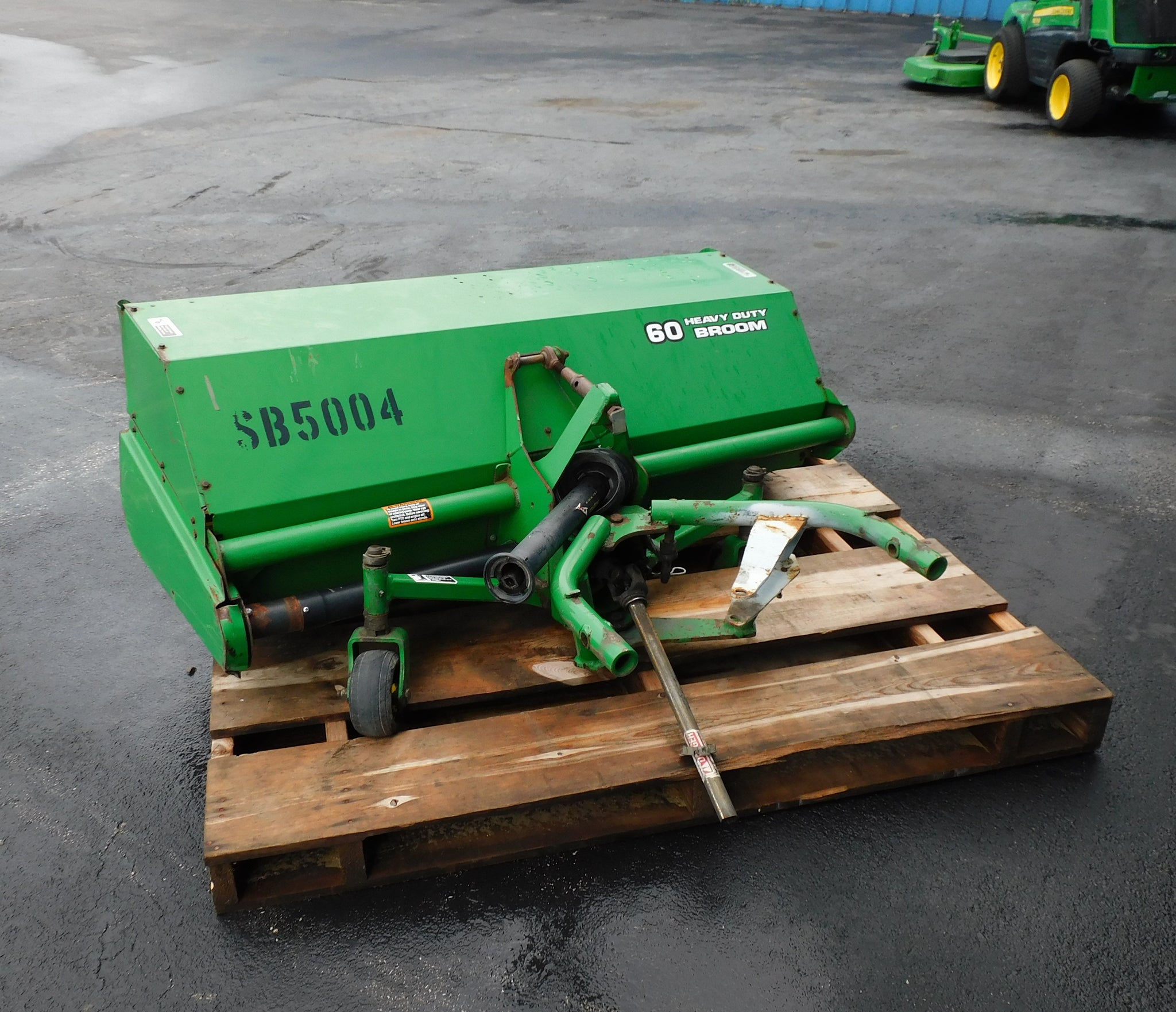 JOHN DEERE 1570 LAWN MOWER