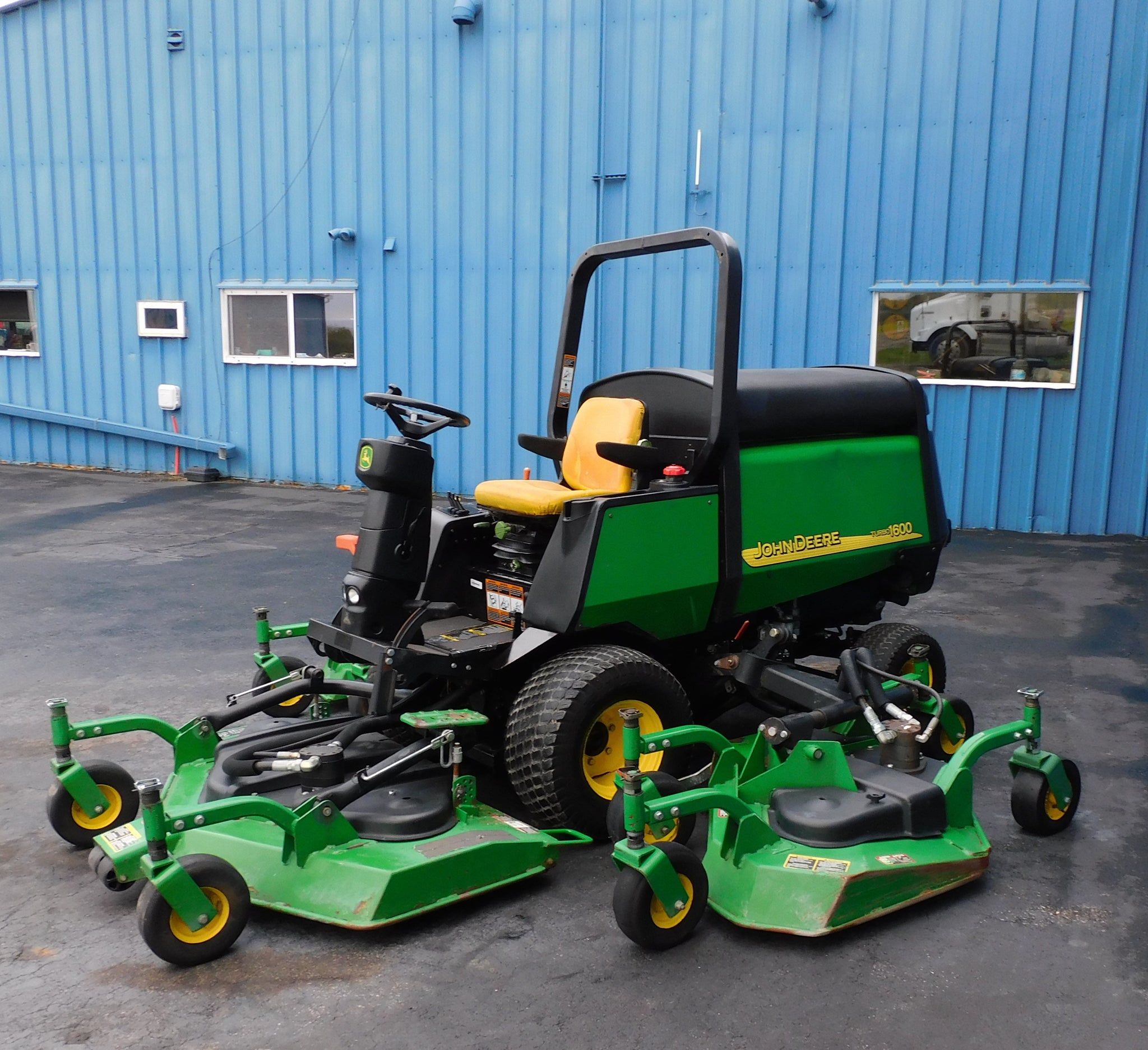 JOHN DEERE 1600 TURBO WIDE AREA MOWER