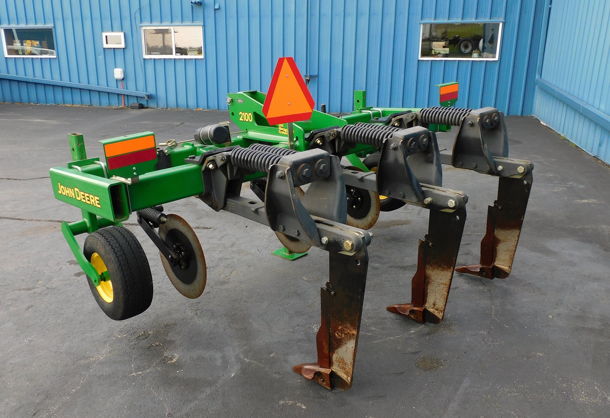 JOHN DEERE 2100 MIN TILL RIPPER