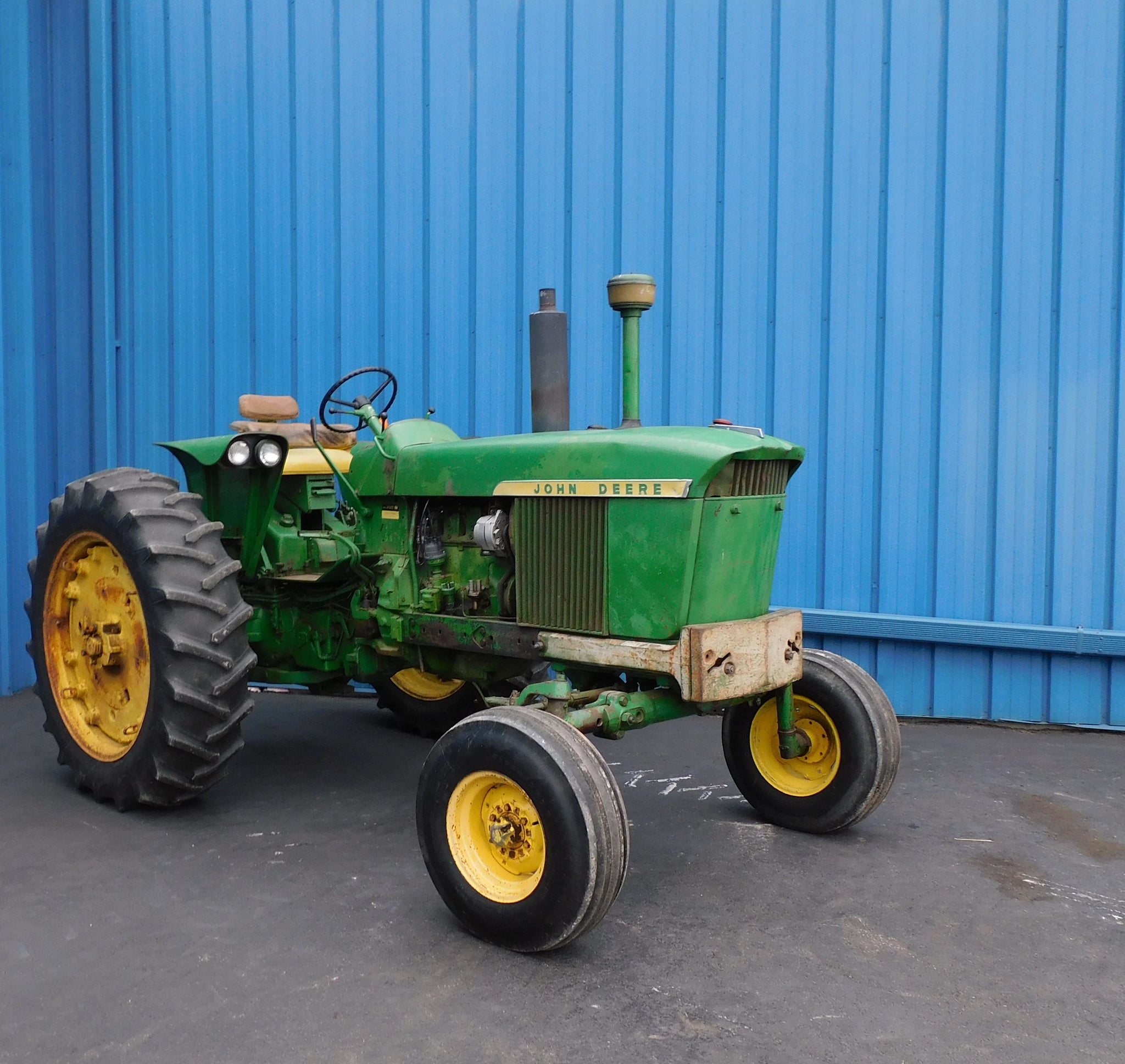 JOHN DEERE 3020