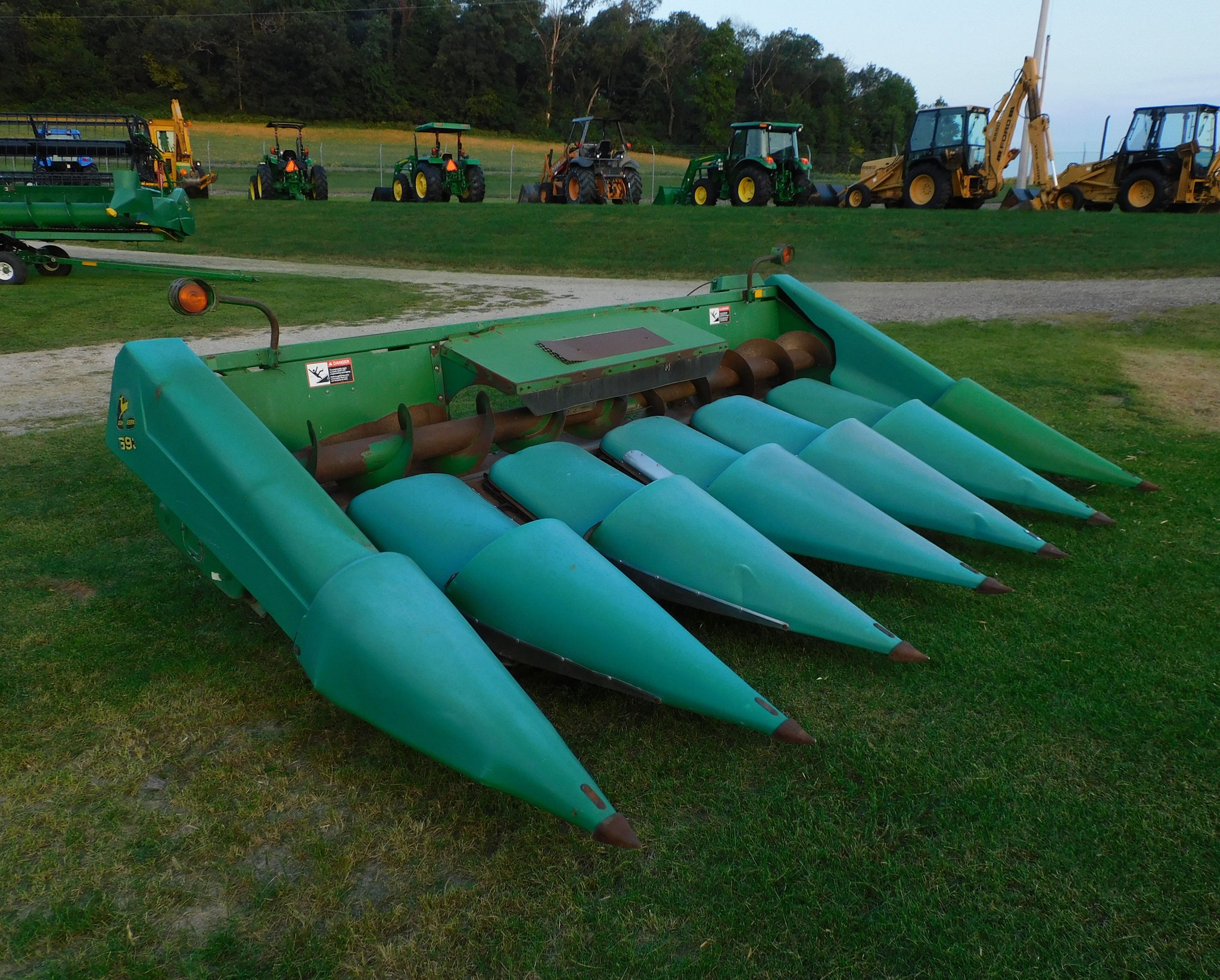 JOHN DEERE 693 CORN HEAD