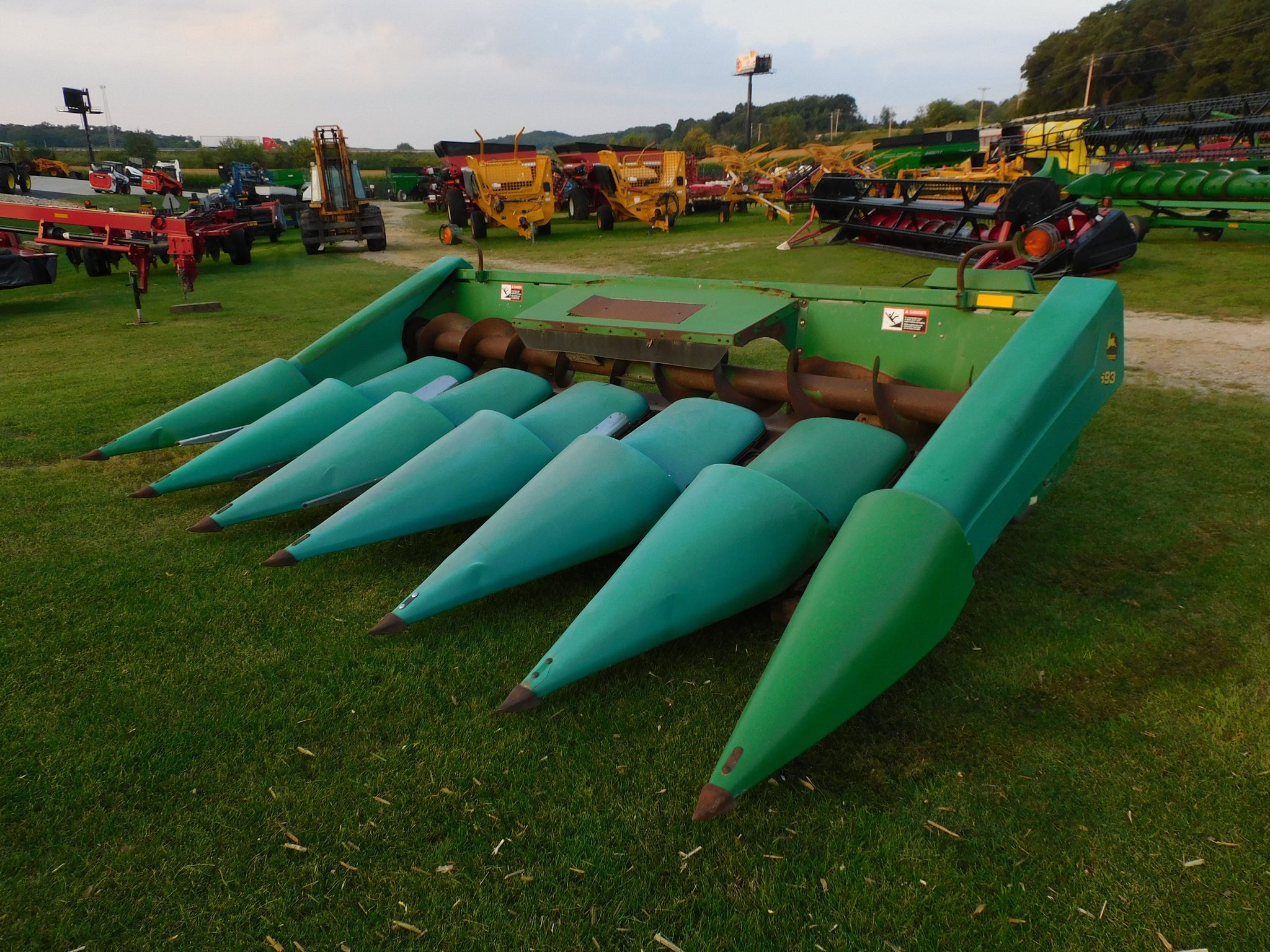 JOHN DEERE 693 CORN HEAD