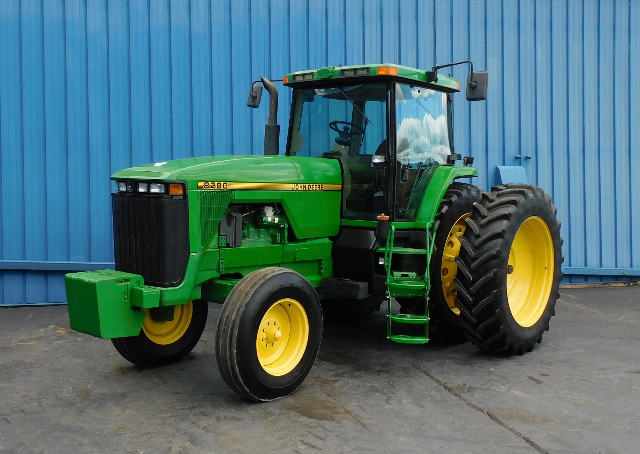 JOHN DEERE 8200