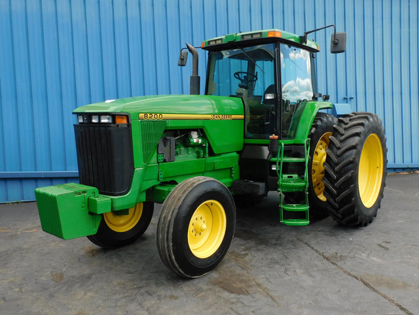 JOHN DEERE 8200