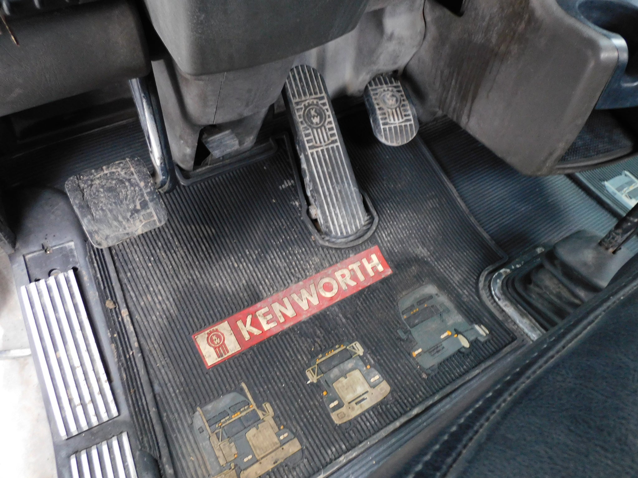 KENWORTH T800 DAY CAB