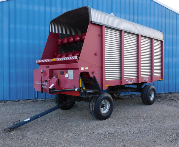 MILLER 5300 FORAGE BOX