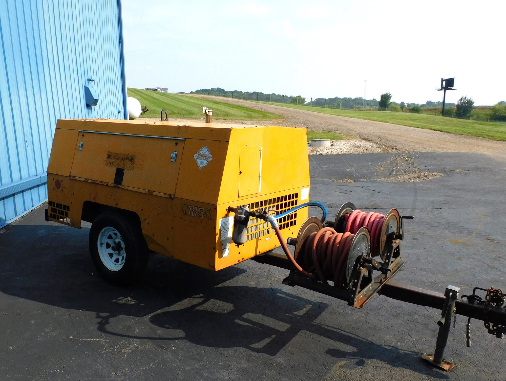SULLIVAN D185PQ AIR COMPRESSOR