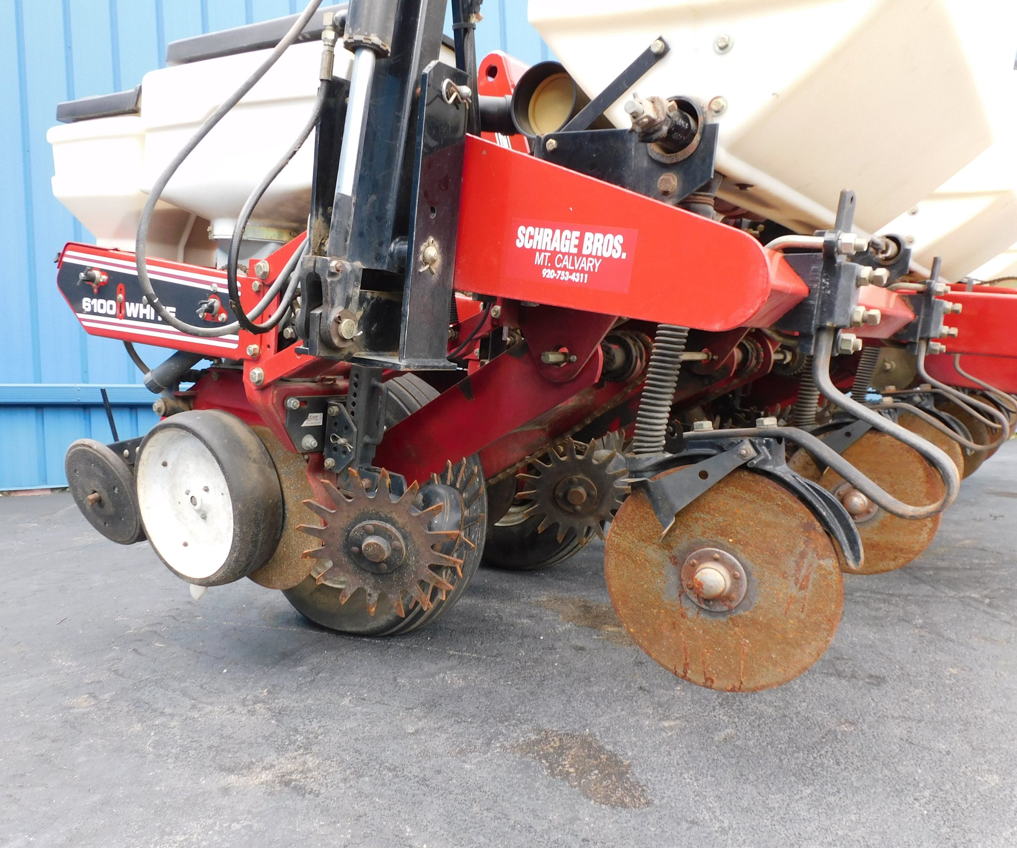 AGCO/WHITE 6106