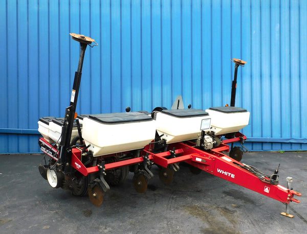 AGCO/WHITE 6106