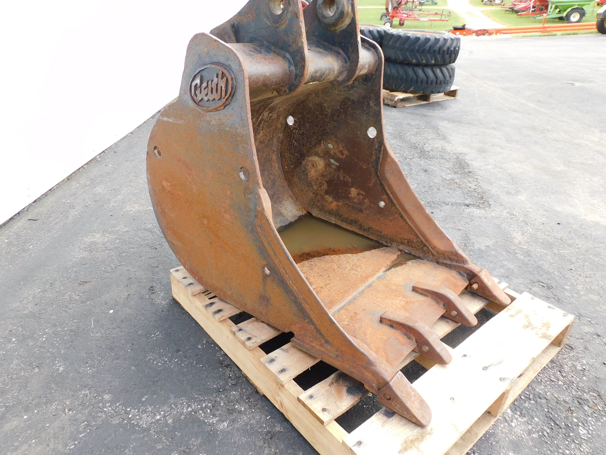 GEITH TRENCHING BUCKET – Hellenbrand Implement